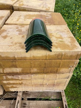 Teja árabe vidriada verde