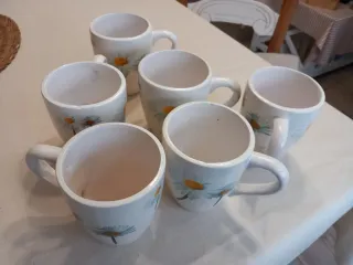 Tazas de desayuno con margaritas
