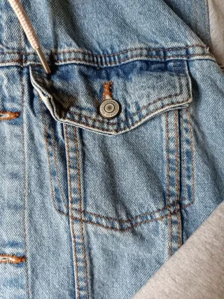 Chaqueta vaquera con capucha Talla XS