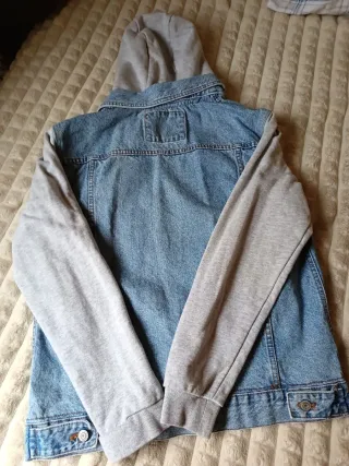 Chaqueta vaquera con capucha Talla XS
