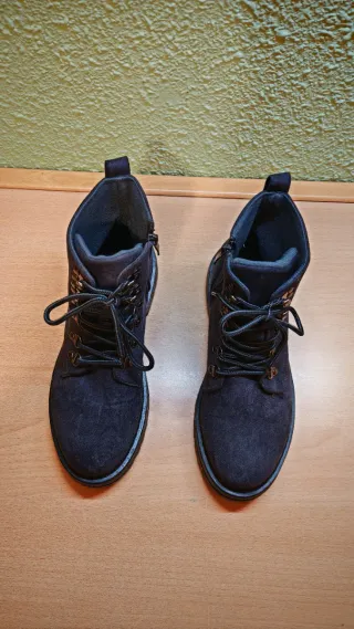 Botas gris oscuro