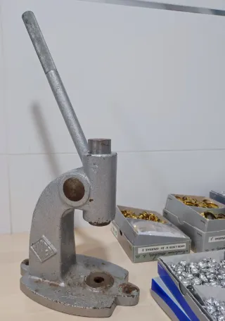 Máquina Forrar Botones Maher + Accesorios