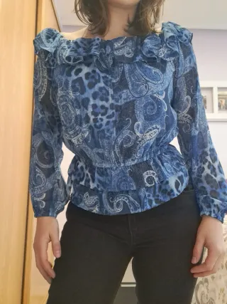 Blusa Guess Paisley Volantes Talla S