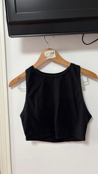 Top negro sin mangas