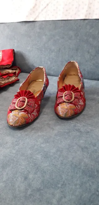 Traje de Fallera Mujer rojo con estampado floral