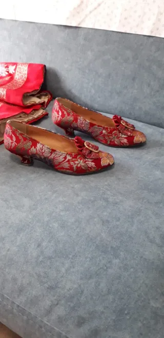 Traje de Fallera Mujer rojo con estampado floral