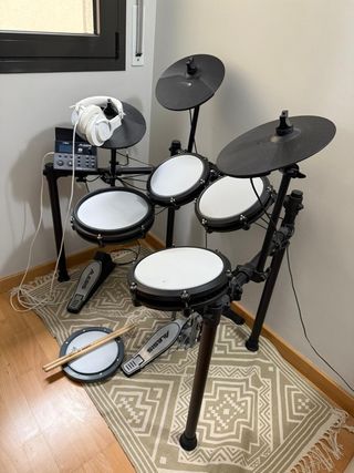 Batería Electrónica Alesis Nitro Max