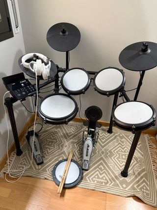 Batería Electrónica Alesis Nitro Max