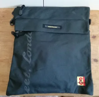 3 Bolsos Dewar's Negros