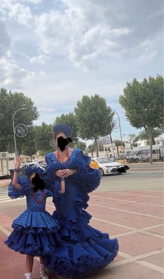 Traje de Flamenca azul con lunares