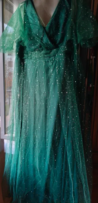 Vestido largo verde con brillos