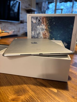 iPad Pro 10.5" (64GB)+Smart Keyboard Apple + Caja