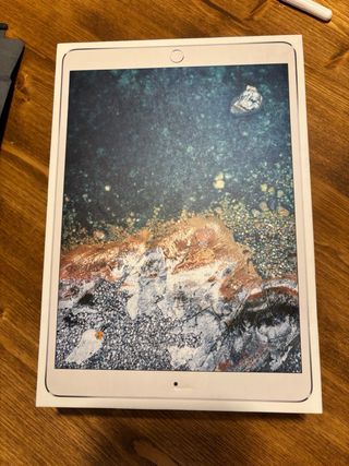 iPad Pro 10.5" (64GB)+Smart Keyboard Apple + Caja