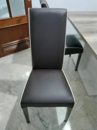 4 Sillas de salón piel y madera