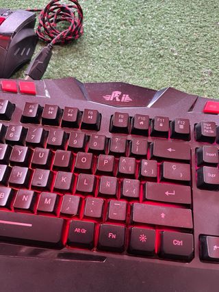 Teclado Gaming con Luces LED