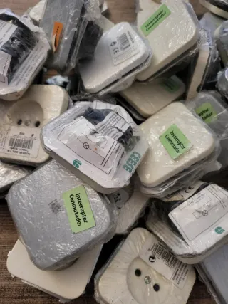 Interruptores y Enchufes Varios