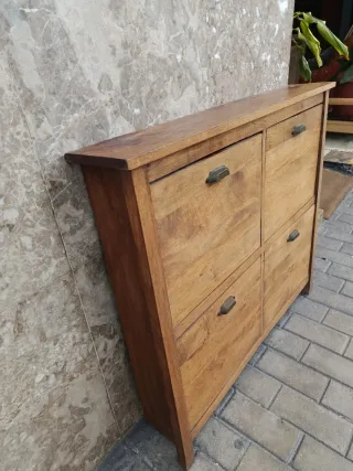 Zapatero rústico de madera