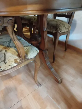 Mesa de comedor y 6 sillas