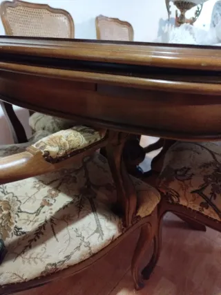 Mesa de comedor y 6 sillas