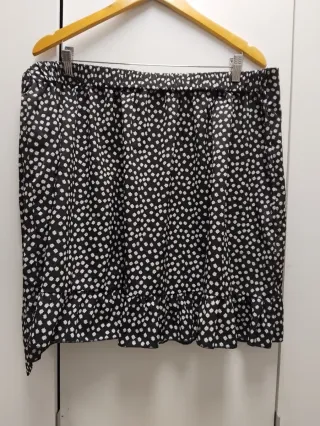 Falda Shein negra estampada floral