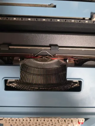 Máquina de escribir Olivetti Studio 46
