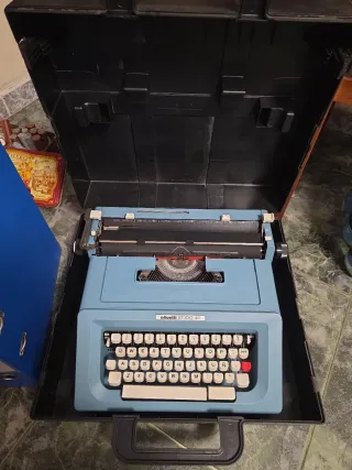 Máquina de escribir Olivetti Studio 46