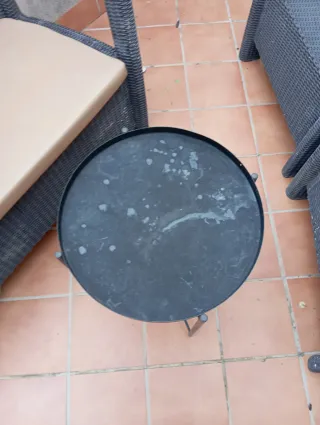 Sillón de jardín mimbre y cojín beige