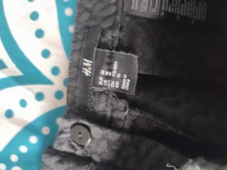 Falda H&M Negra Texturizada