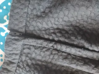 Falda H&M Negra Texturizada