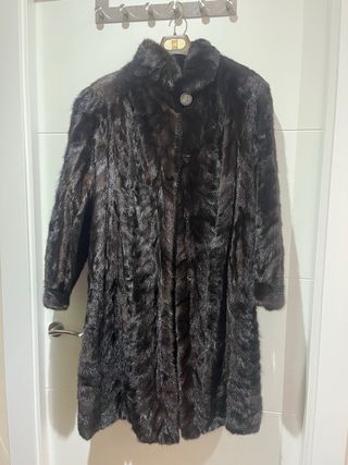 Abrigo de piel marrón