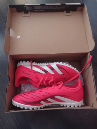 Botas fútbol Adidas Predator T38 Nuevas