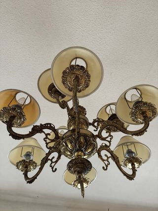 Lámpara de techo antigua dorada