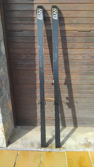 Esquís Elan y Fischer