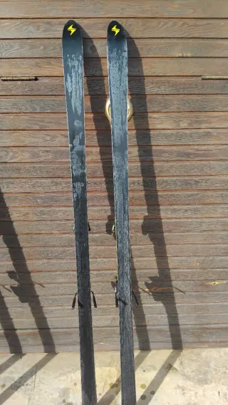 Esquís Elan y Fischer