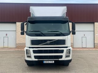 CAMION VOLVO CAJA SEMITAULINER PUERTA ELEVADORA