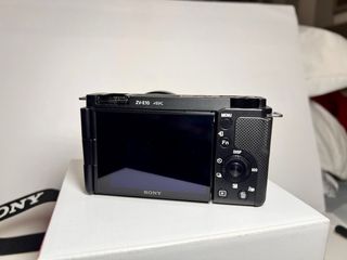 Sony ZV-E10 + Obiettivo 16-50mm