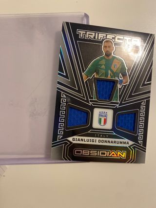 Tarjeta Gianluigi Donnarumma Trifecta Obsidian