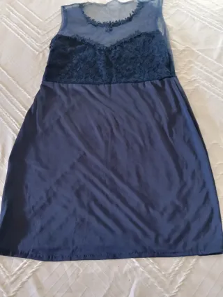 Vestido azul talla L con encaje y tul