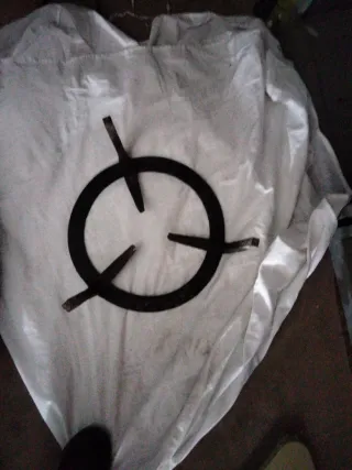 Soporte antiguo de metal