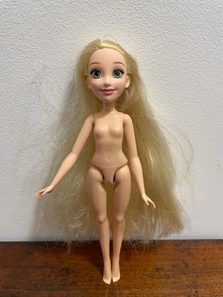 Lotto 8 bambole varie