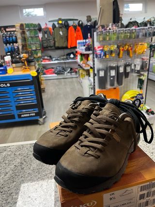 Botas de montaña AKU