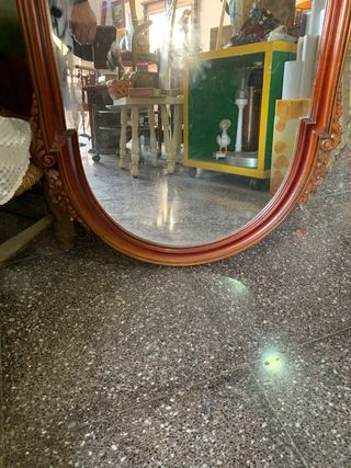 Espejo de madera tallada