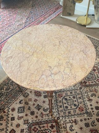 Tavolo rotondo in marmo e legno