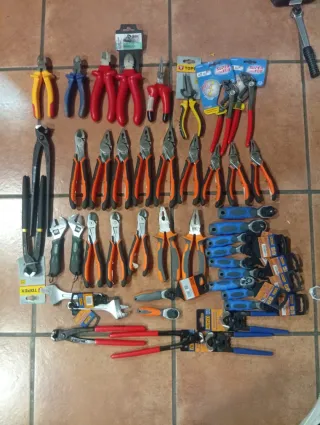Lote de alicates,y mas