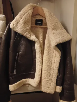 Chaqueta cuero sintético forrada en lana