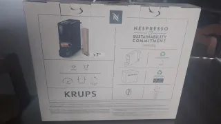 Cafetera Nespresso Essenza Mini Krups