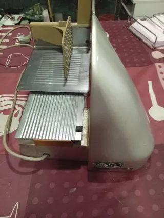 Cortador de fiambre eléctrico
