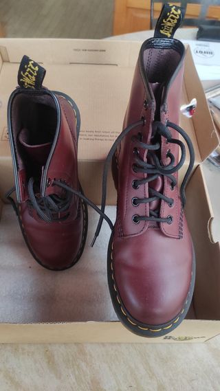 Dr Martens Granate Talla 37