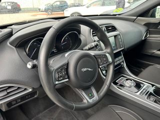 JAGUAR XE R-SPORT 180CV