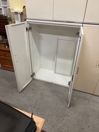 Taquilla metálica blanca